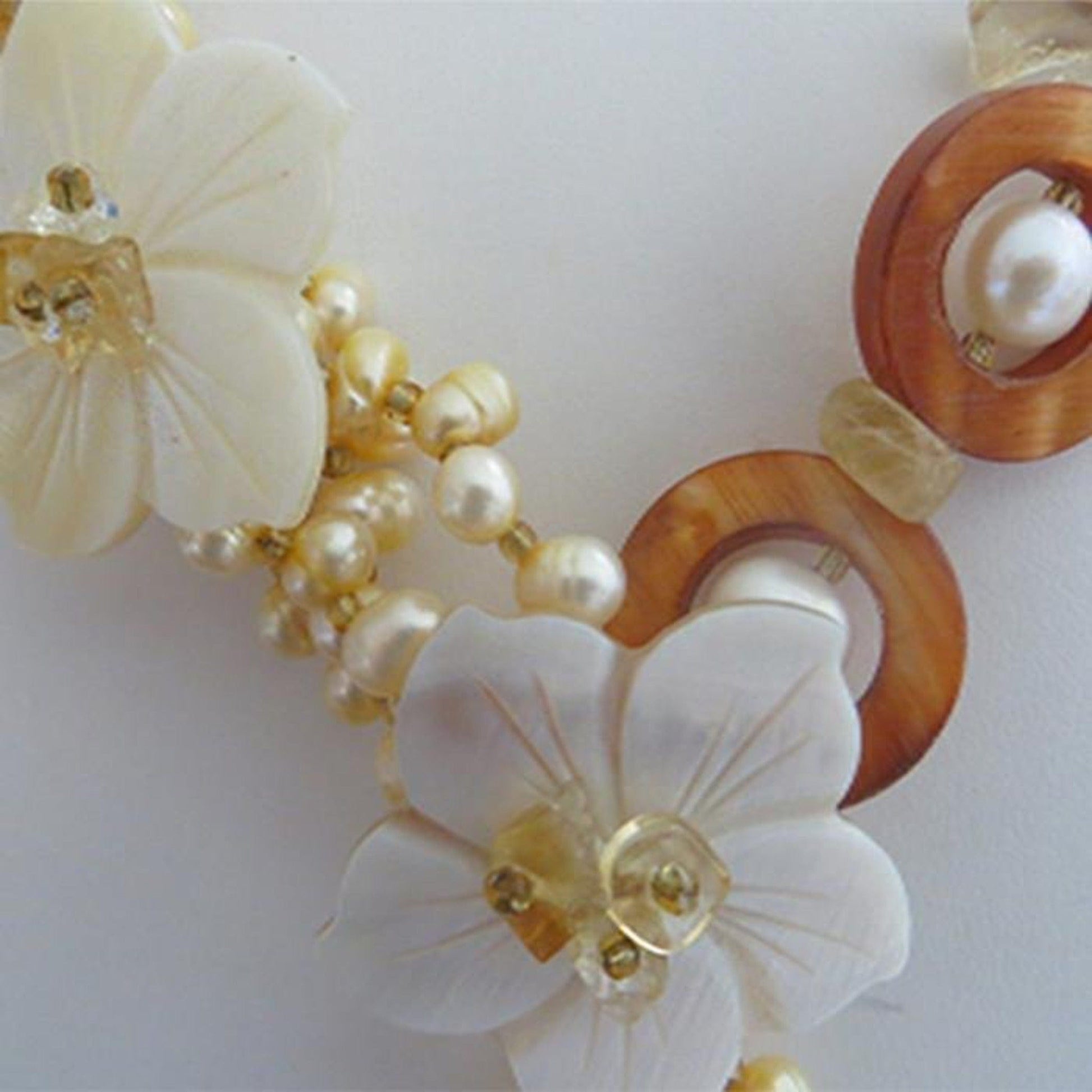 Flores Pearl Necklace - Banglez Bazar