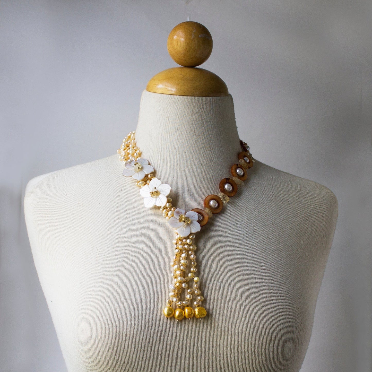 Flores Pearl Necklace